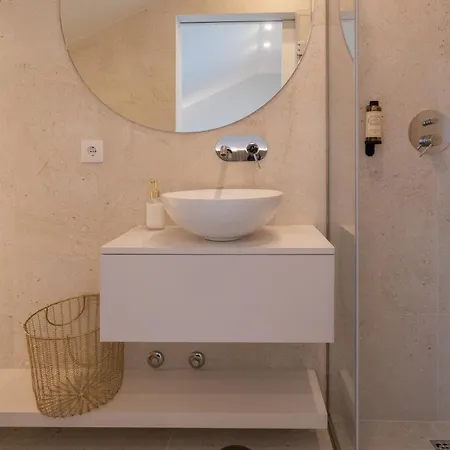 아파트 Sunny Duplex With Pool And Ofir Nature Escape *